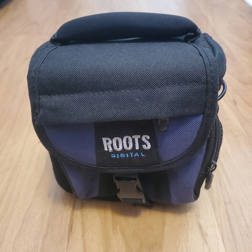 Camera Bag - Roots DV10 Black and Blue